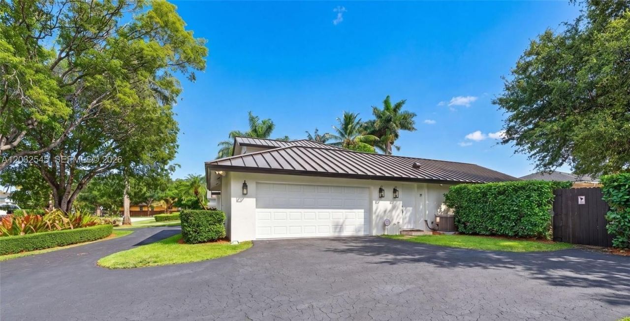 8224 SW 178th Ter, Palmetto Bay, FL 33157 Photo
