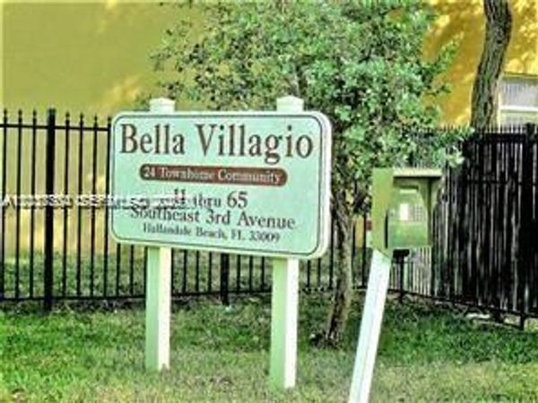 33 SE 3rd Ave , Hallandale Beach, FL 33009