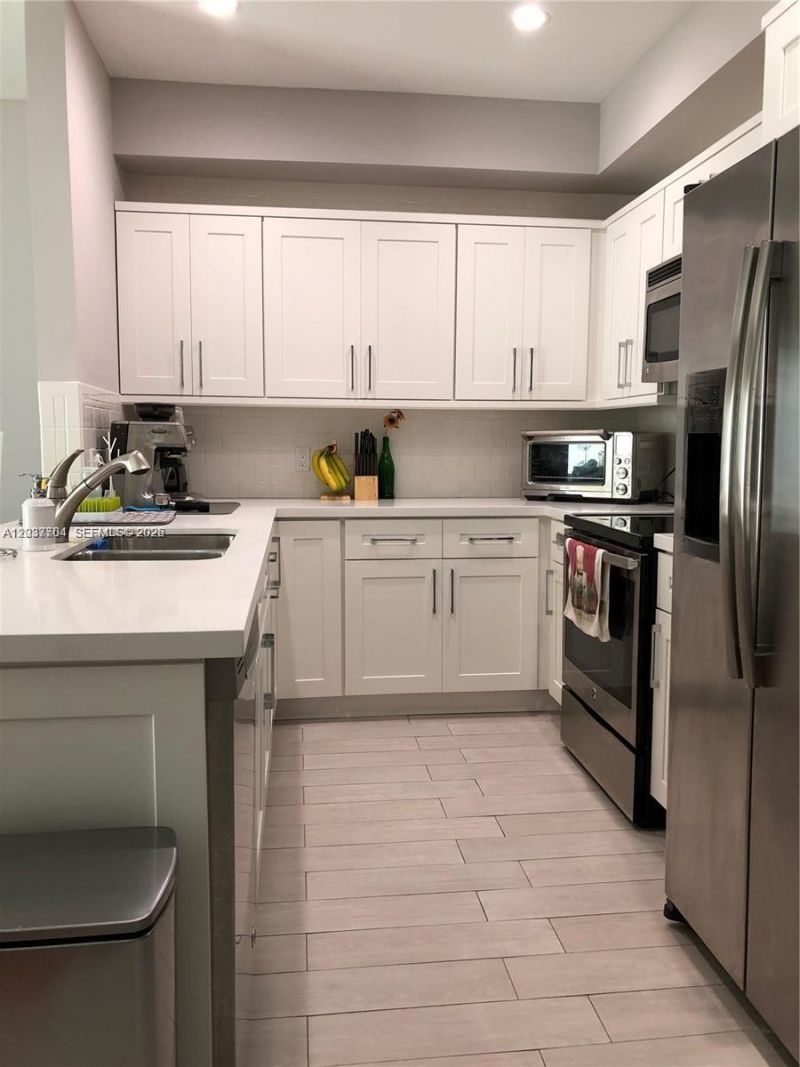 33 SE 3rd Ave , Hallandale Beach, FL 33009 Photo