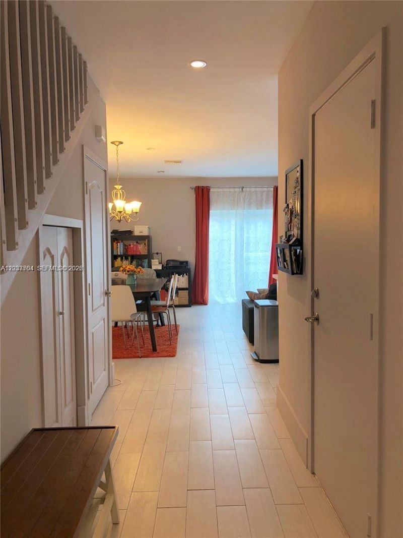 33 SE 3rd Ave , Hallandale Beach, FL 33009 Photo