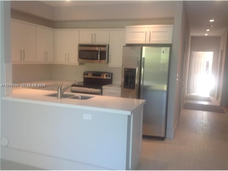33 SE 3rd Ave , Hallandale Beach, FL 33009 Photo