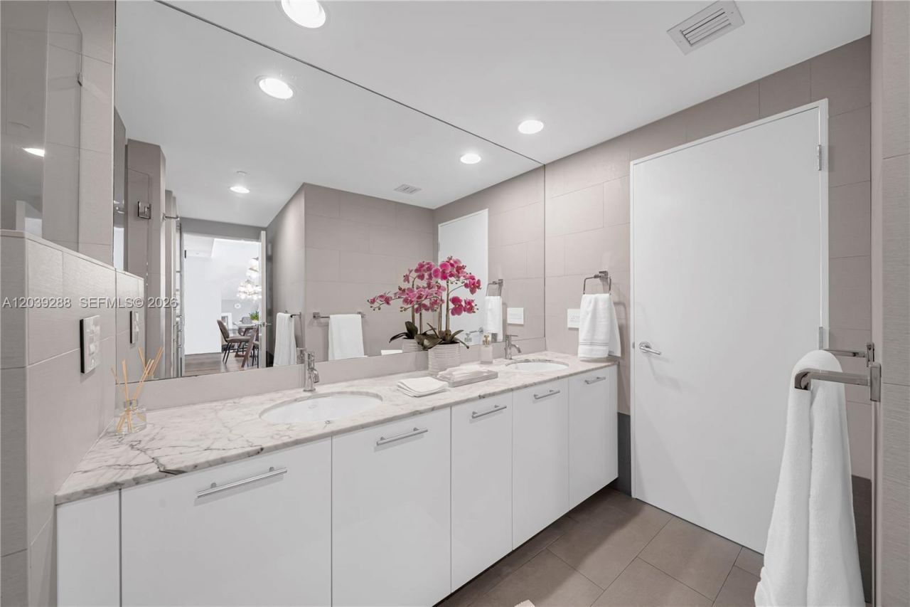 Please Call For Address, Unit 1803, Miami, FL 33131 Photo