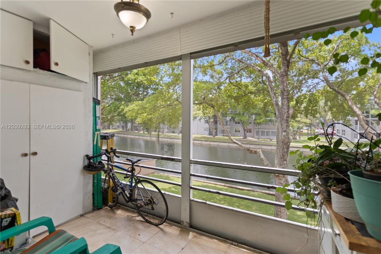 8846 W Mcnab Rd, Unit 206, Tamarac, FL 33321 Photo