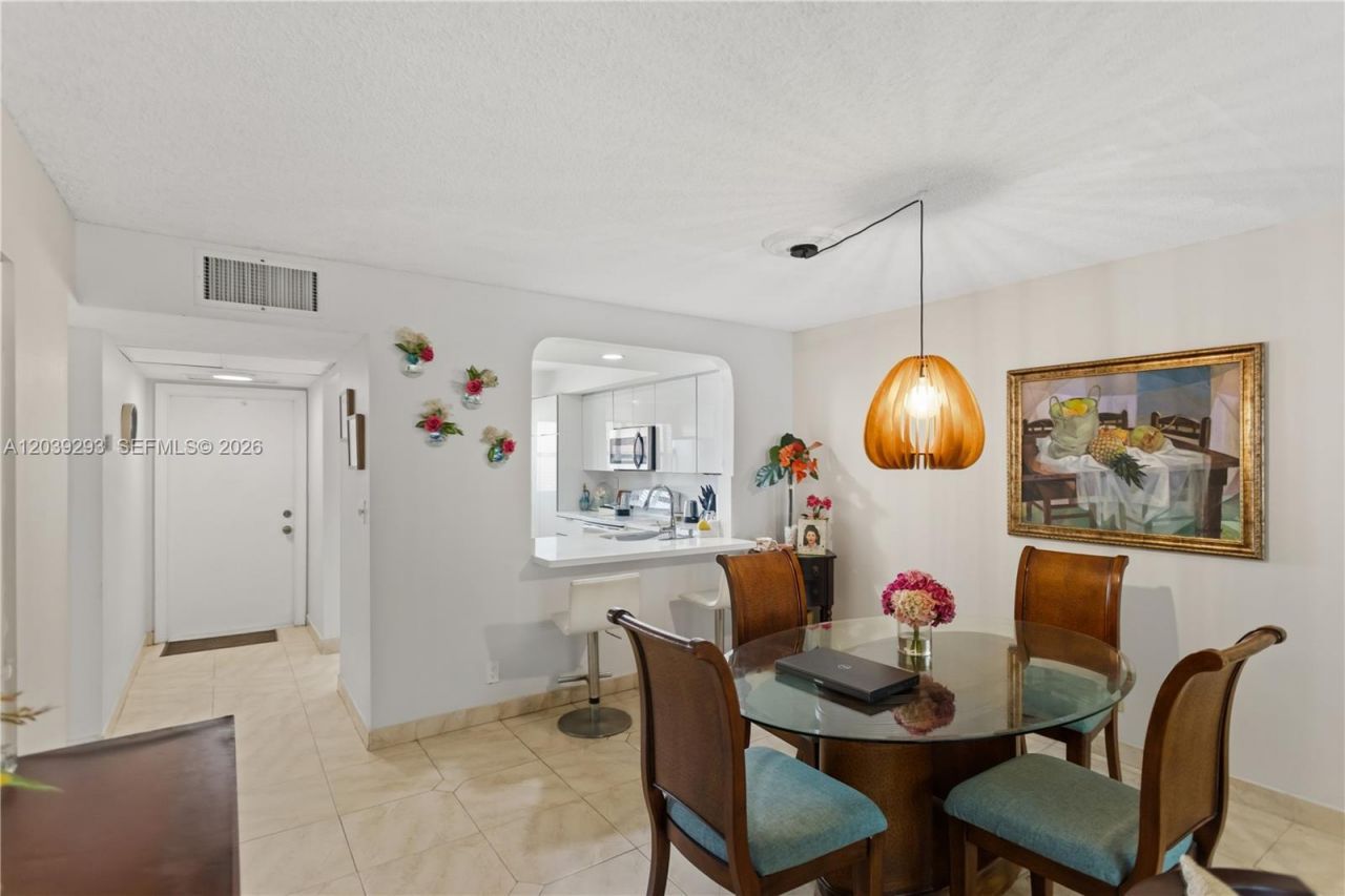 8846 W Mcnab Rd, Unit 206, Tamarac, FL 33321 Photo