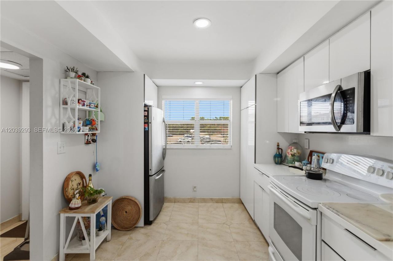 8846 W Mcnab Rd, Unit 206, Tamarac, FL 33321 Photo