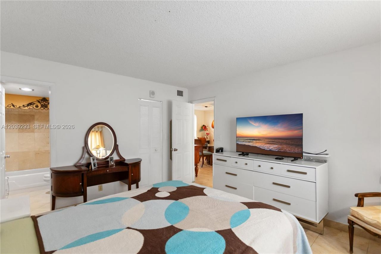 8846 W Mcnab Rd, Unit 206, Tamarac, FL 33321 Photo