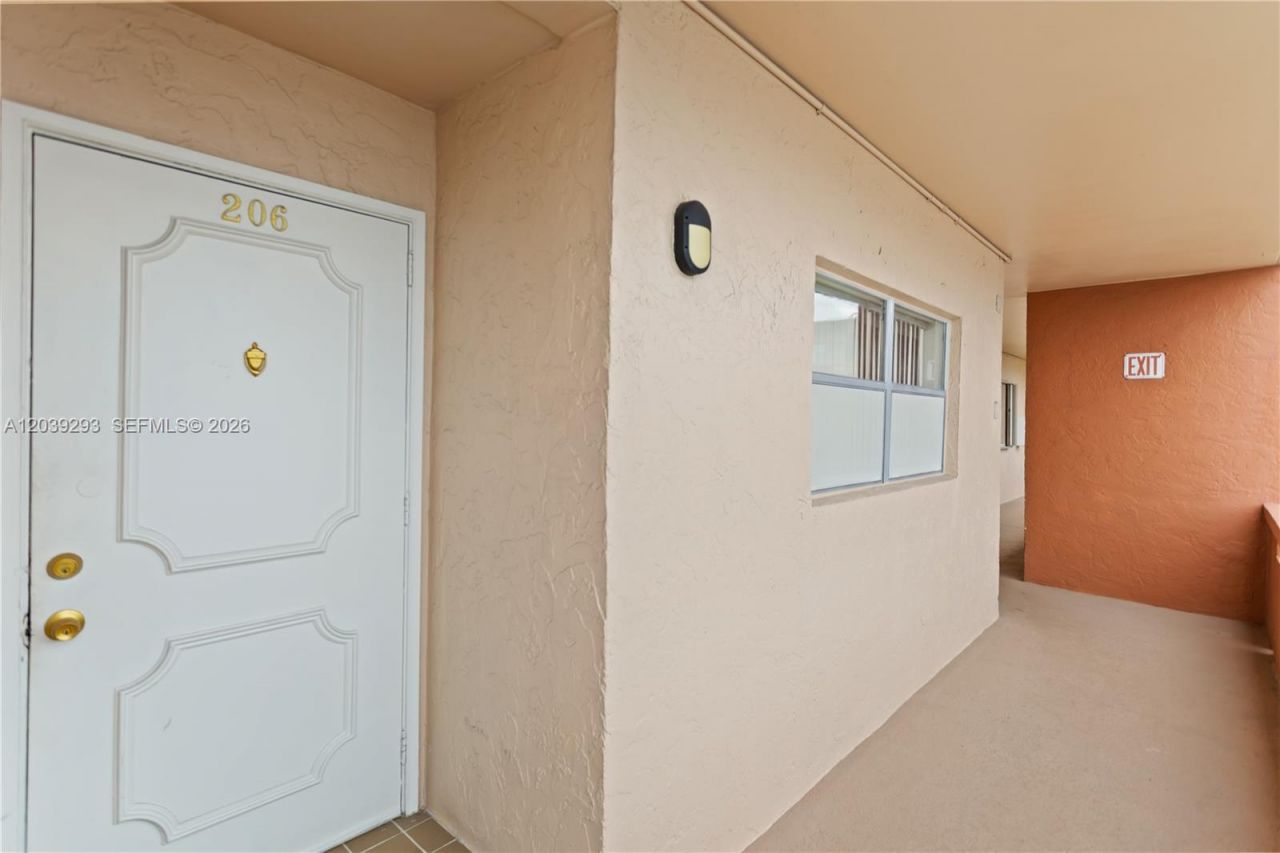 8846 W Mcnab Rd, Unit 206, Tamarac, FL 33321 Photo