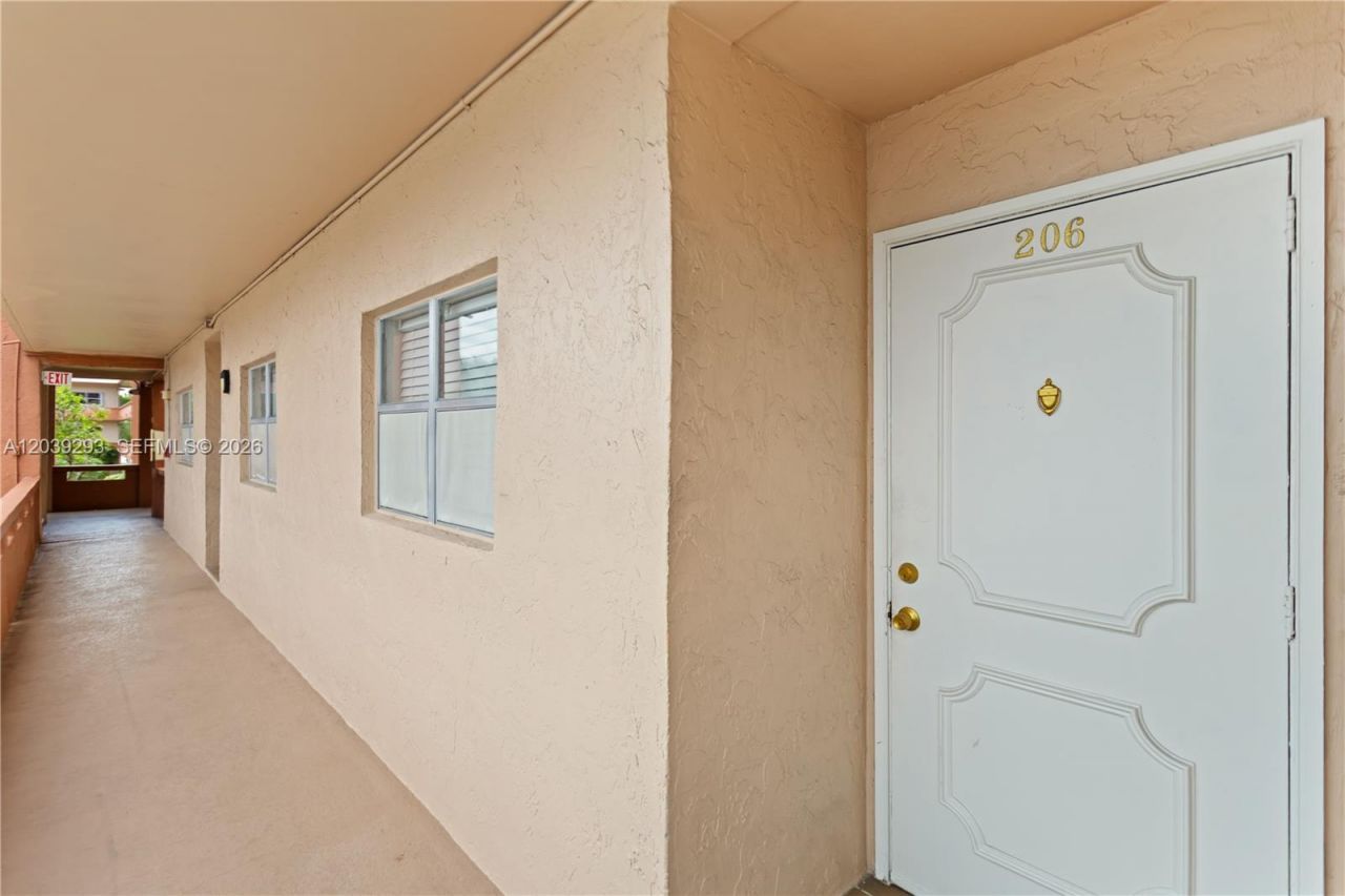 8846 W Mcnab Rd, Unit 206, Tamarac, FL 33321 Photo