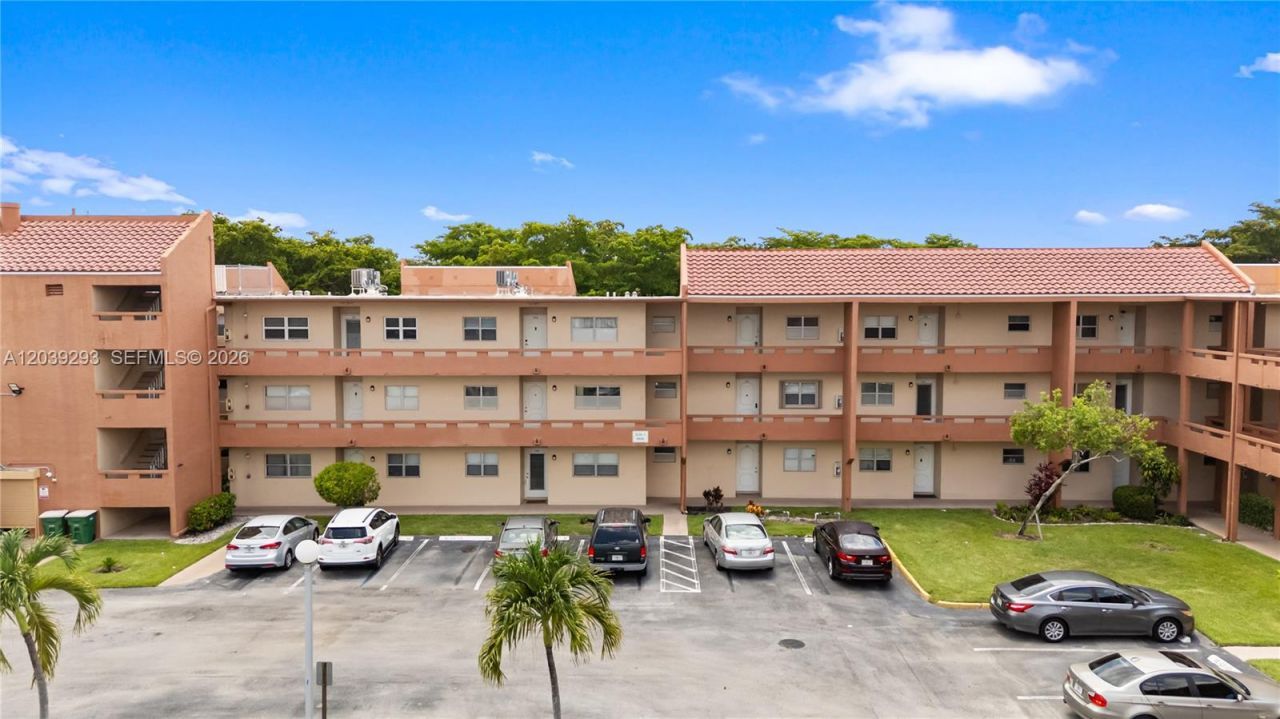 8846 W Mcnab Rd, Unit 206, Tamarac, FL 33321 Photo