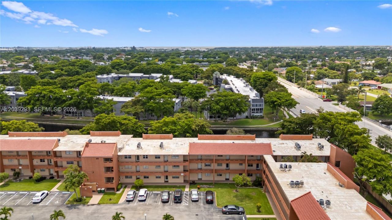 8846 W Mcnab Rd, Unit 206, Tamarac, FL 33321 Photo