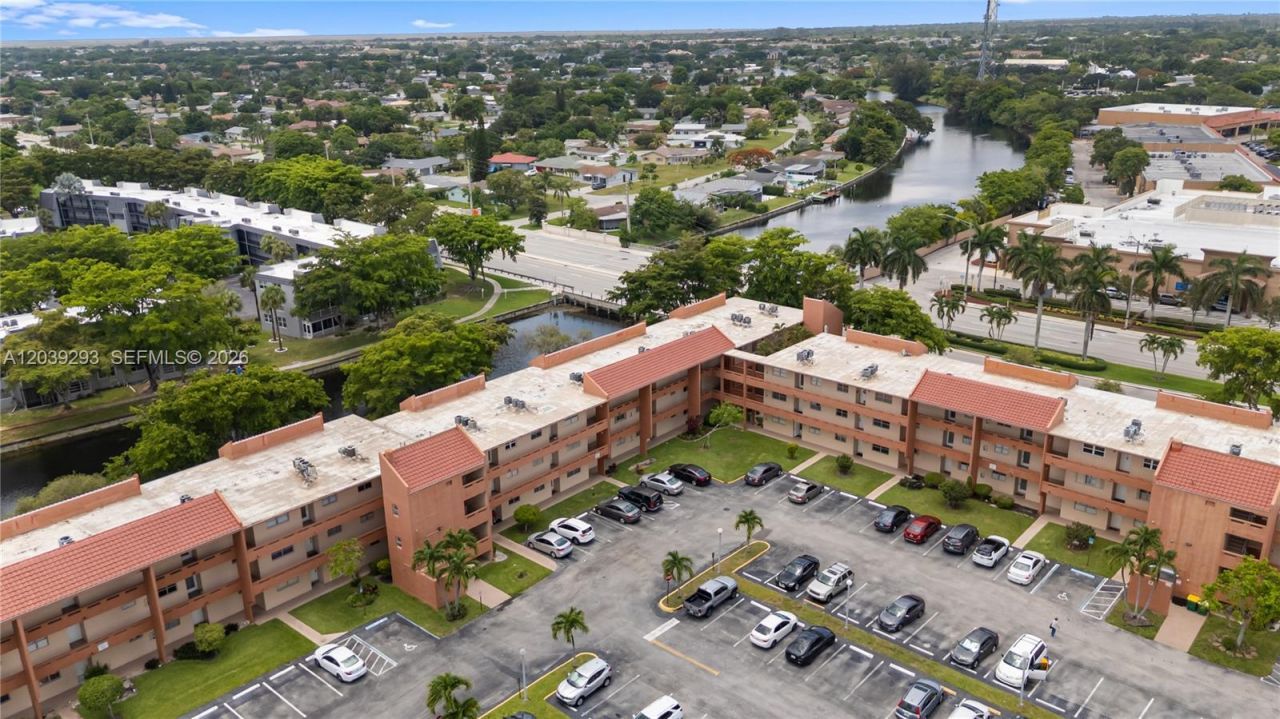 8846 W Mcnab Rd, Unit 206, Tamarac, FL 33321 Photo