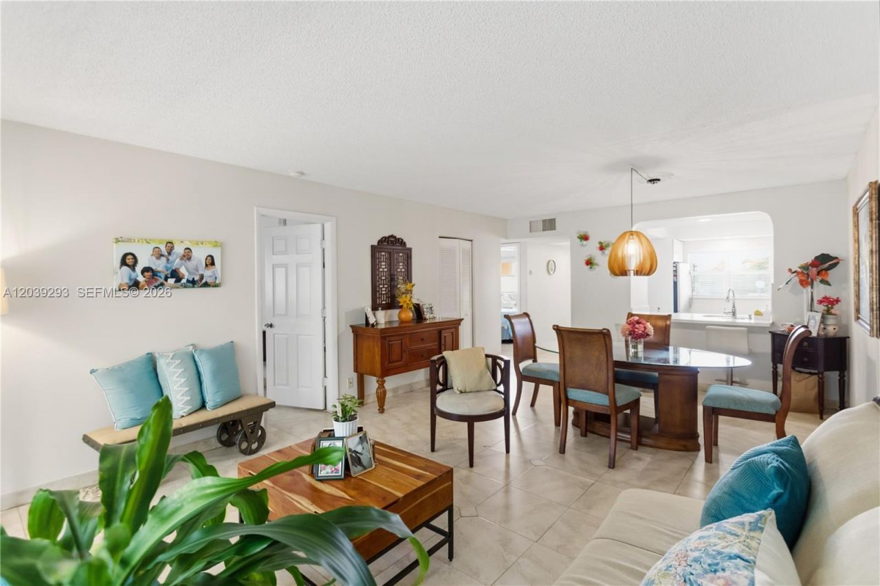 8846 W Mcnab Rd, Unit 206, Tamarac, FL 33321 Photo