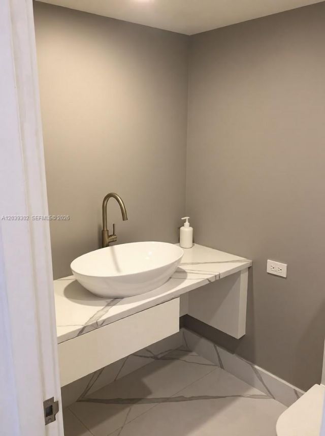 10180 W Bay Harbor Dr, Bay Harbor Islands, FL 33154 Photo
