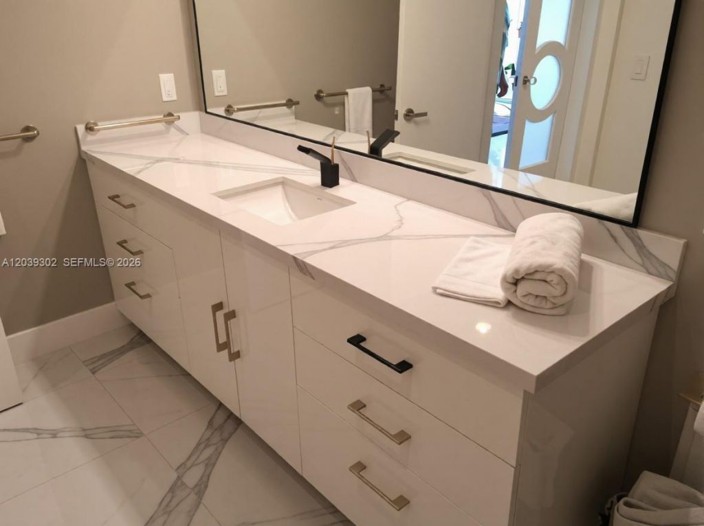 10180 W Bay Harbor Dr, Bay Harbor Islands, FL 33154 Photo