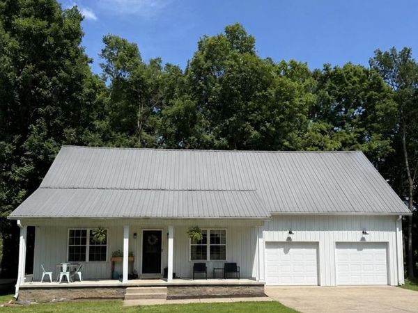 1860 Walkers Chapel Road , Adolphus, KY 42120