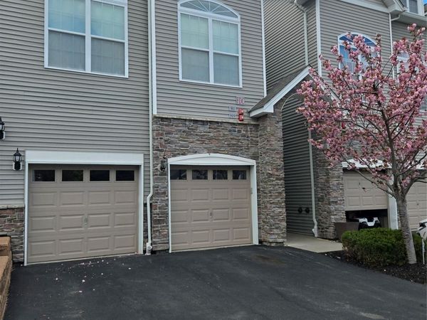 913 Hawthorn Way , New Windsor, NY 12553