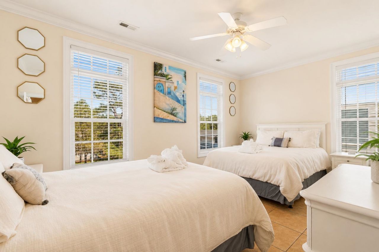 4620 Surf St.  Photo 10