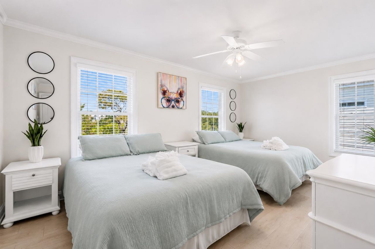 4620 Surf St.  Photo 11