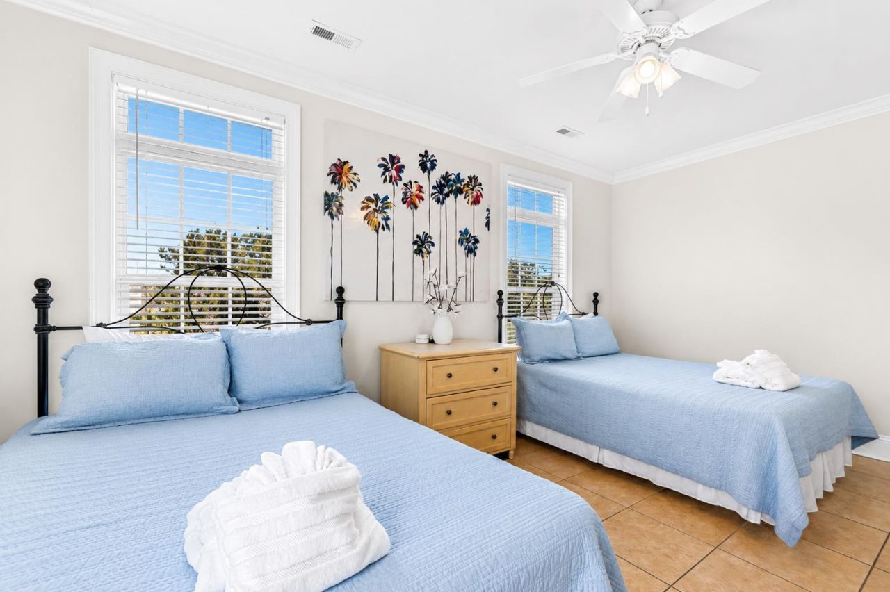 4620 Surf St.  Photo 13