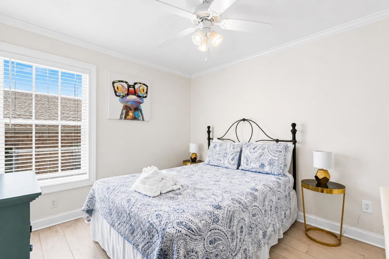 4620 Surf St.  Photo 14