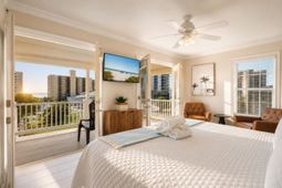 4620 Surf St.  photo 4
