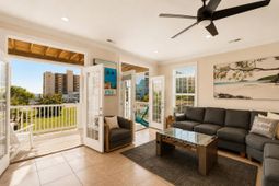 4620 Surf St.  photo 4