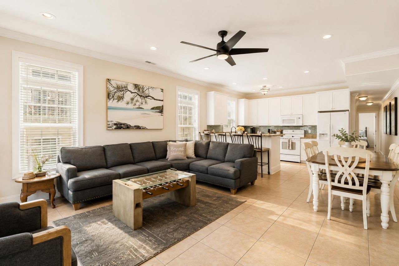 4620 Surf St.  Photo 4