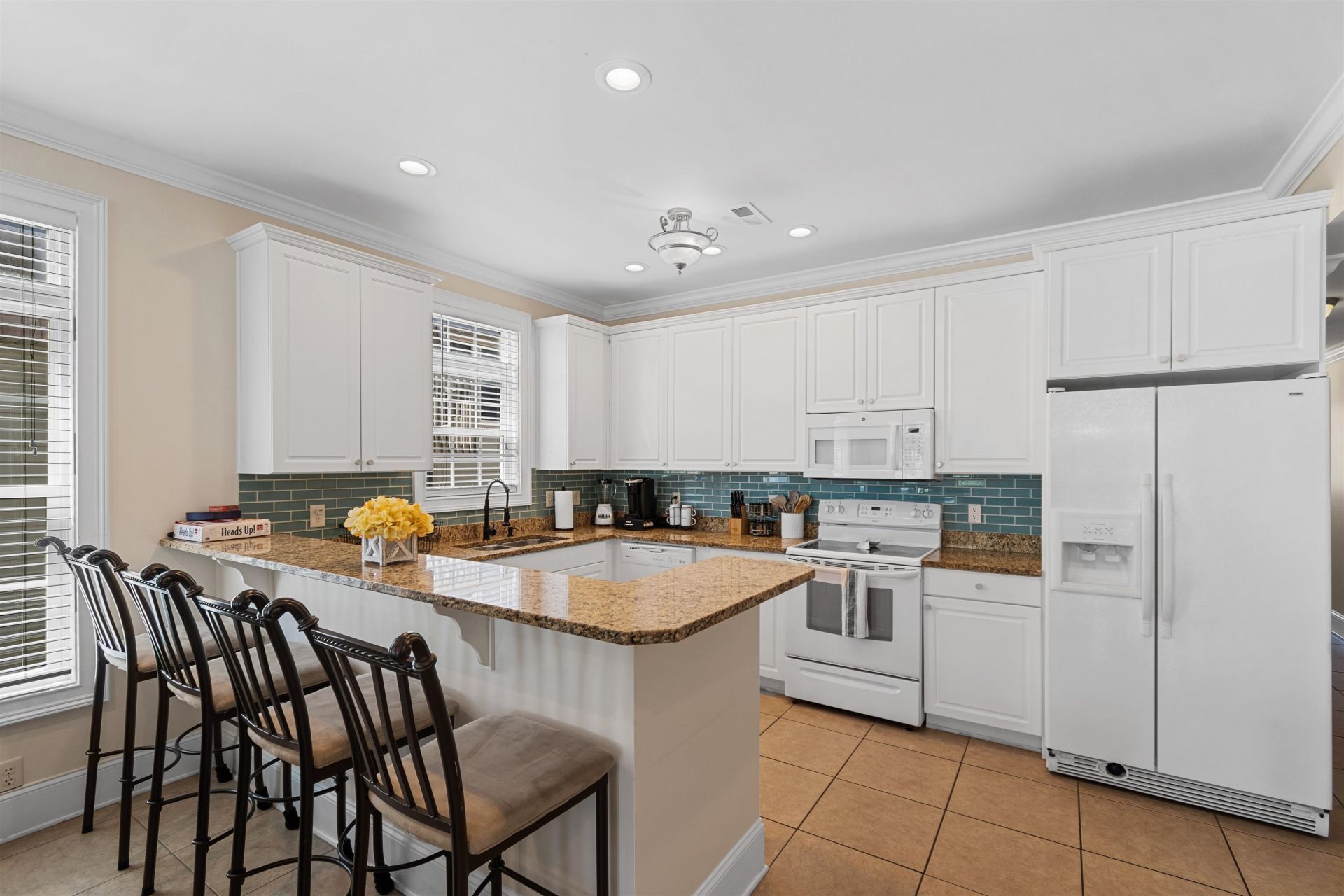 4620 Surf St.  Photo 5