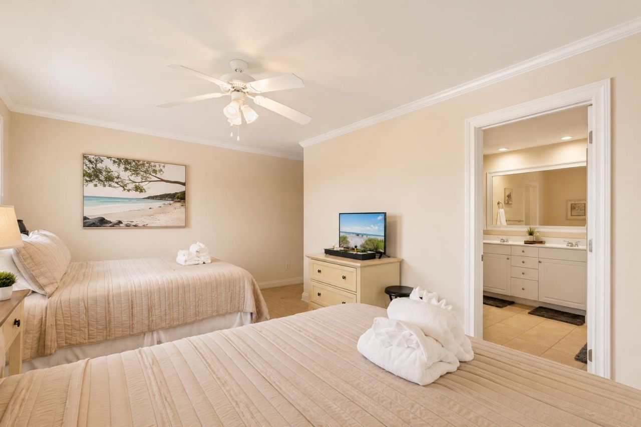 4620 Surf St.  Photo 7
