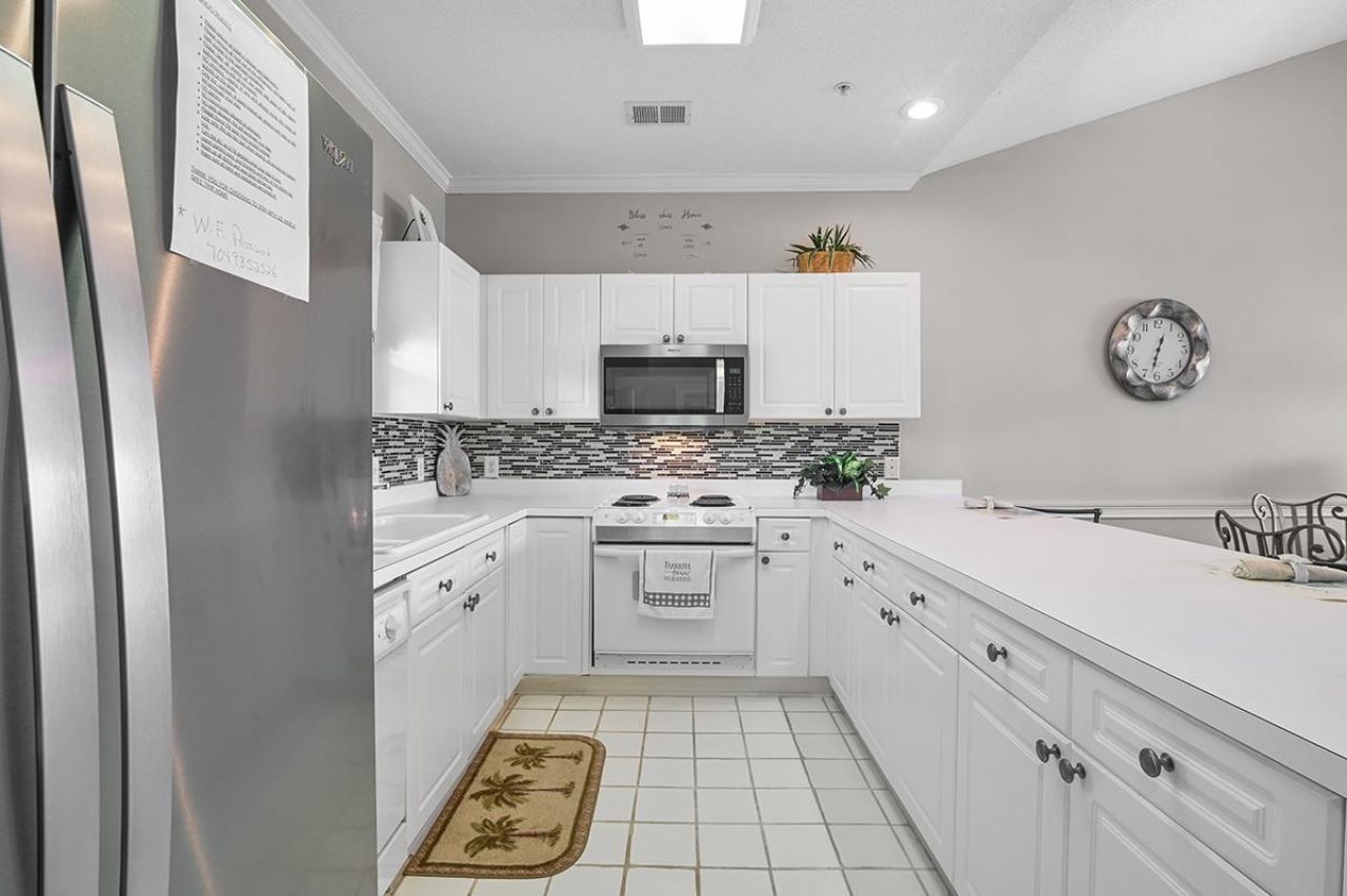 4830 Carnation Circle  Photo 6