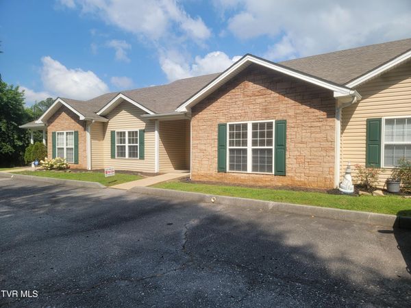 61 Whisper Bend, Unit 2, Johnson City, TN 37604