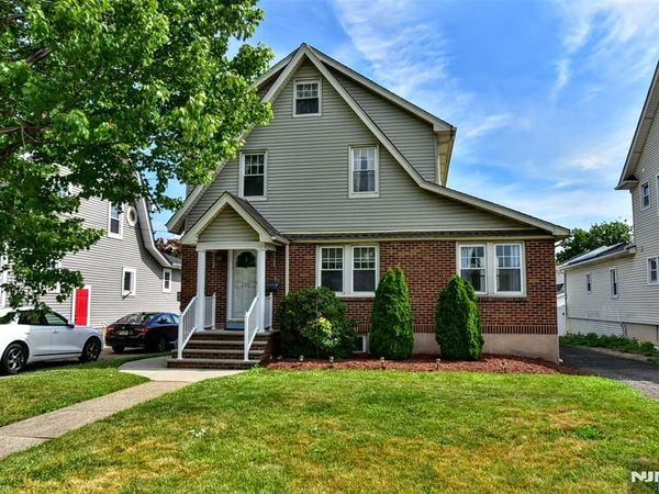 225 Passaic Avenue, Hasbrouck Heights, NJ 07604