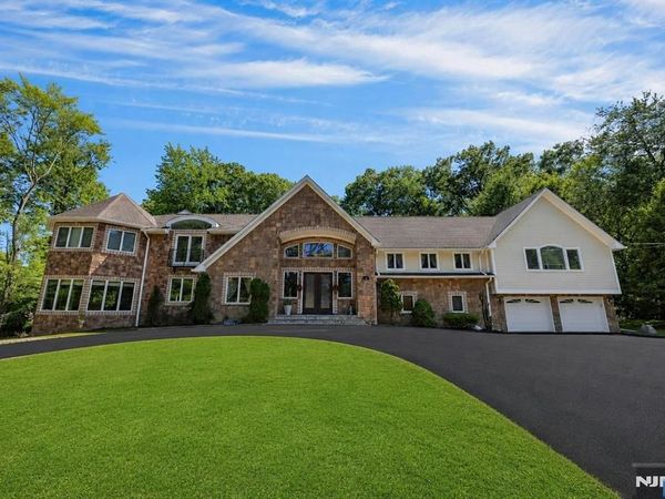 252 Mabel Place, FRANKLIN LAKES, NJ 07417