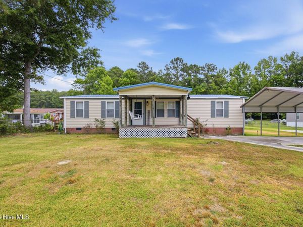 303 Queens Road , Hubert, NC 28539