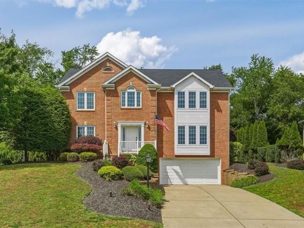 130 W Field Club Drive, Mckees Rocks, PA 15136