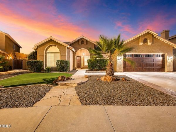 407 W SAGEBRUSH Street, Gilbert, AZ 85233