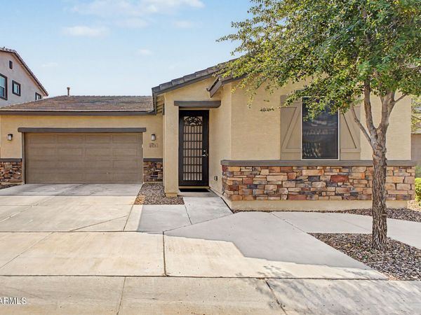 2825 S JOSLYN, Mesa, AZ 85212