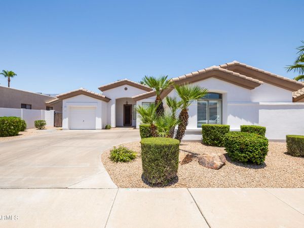 14432 W CORA Lane, Goodyear, AZ 85395