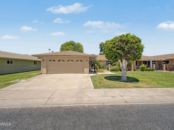 10405 W SARATOGA Circle W, Sun City, AZ 85351