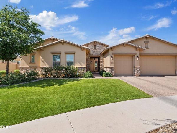 10213 E DIATOMIC Circle, Mesa, AZ 85212
