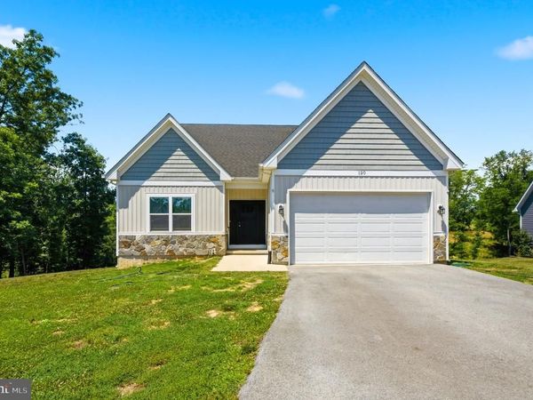 120 NUGGET WAY , MARTINSBURG, WV 25405