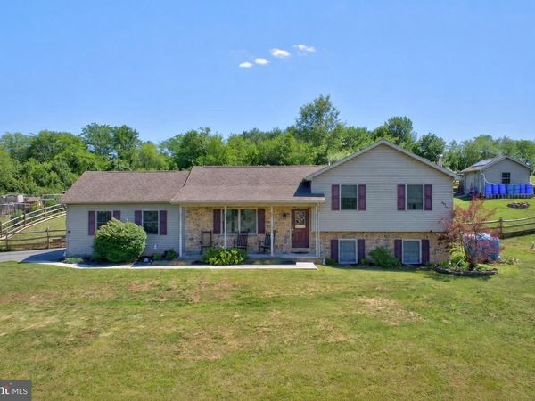225 N GRANT ROAD , THOMASVILLE, PA 17364