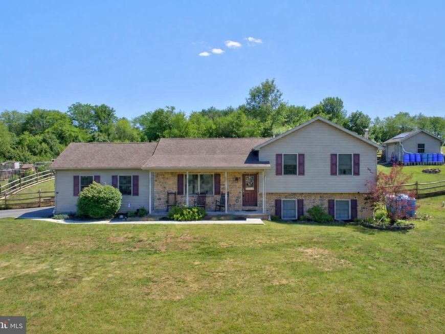 225 N Grant Road , Thomasville, PA 17364 Main Photo