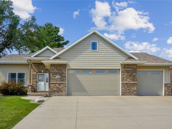 470 Irish Ct, Marion, IA 52302