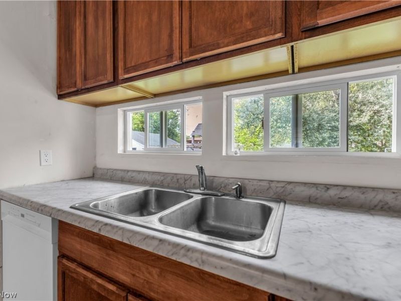 567 Walnut Street, Elyria, OH 44035 Photo 10
