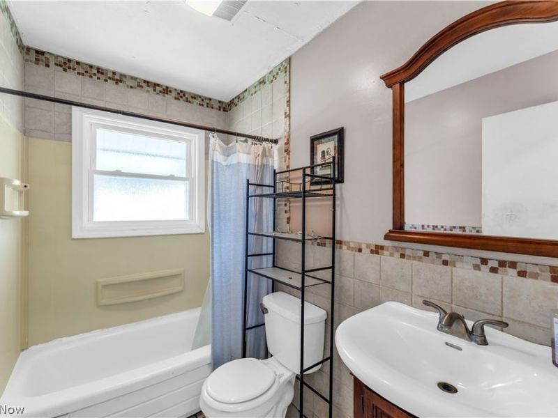 567 Walnut Street, Elyria, OH 44035 Photo 12