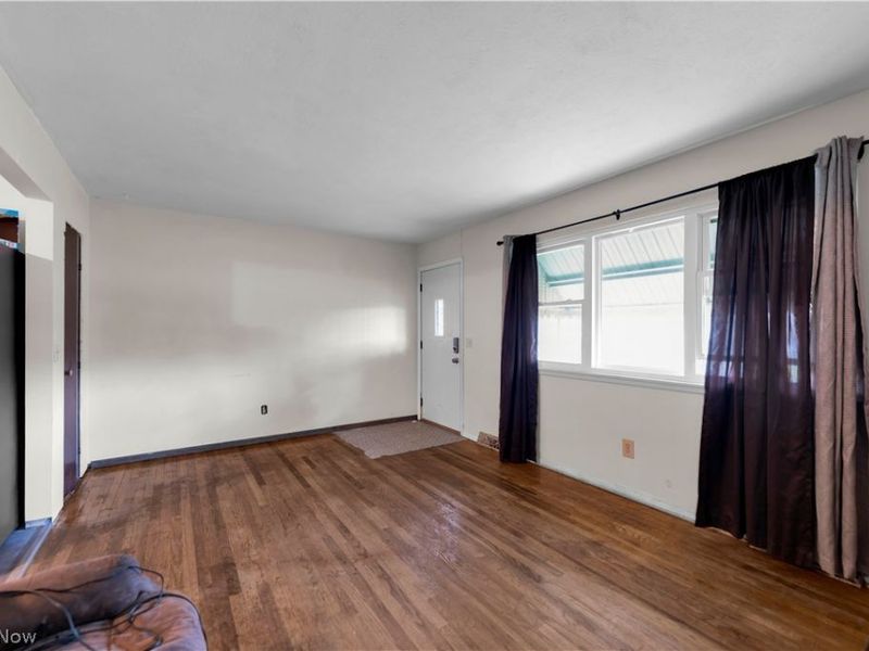 567 Walnut Street, Elyria, OH 44035 Photo 4