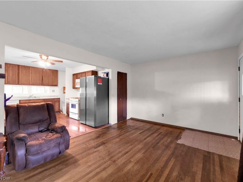 567 Walnut Street, Elyria, OH 44035 Photo 5