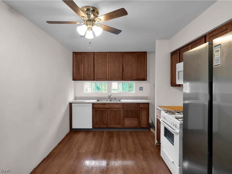 567 Walnut Street, Elyria, OH 44035 Photo 8