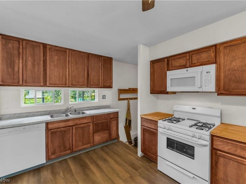 567 Walnut Street, Elyria, OH 44035 Photo 9